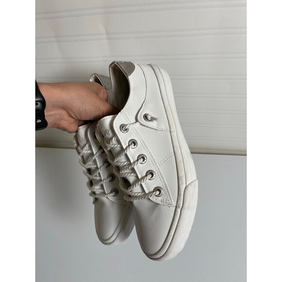 NWT 4 Earth White Blowfish Malibu Martina SlipOn Sneakers 8.5 Quiet Luxury Scand - Picture 5 of 9